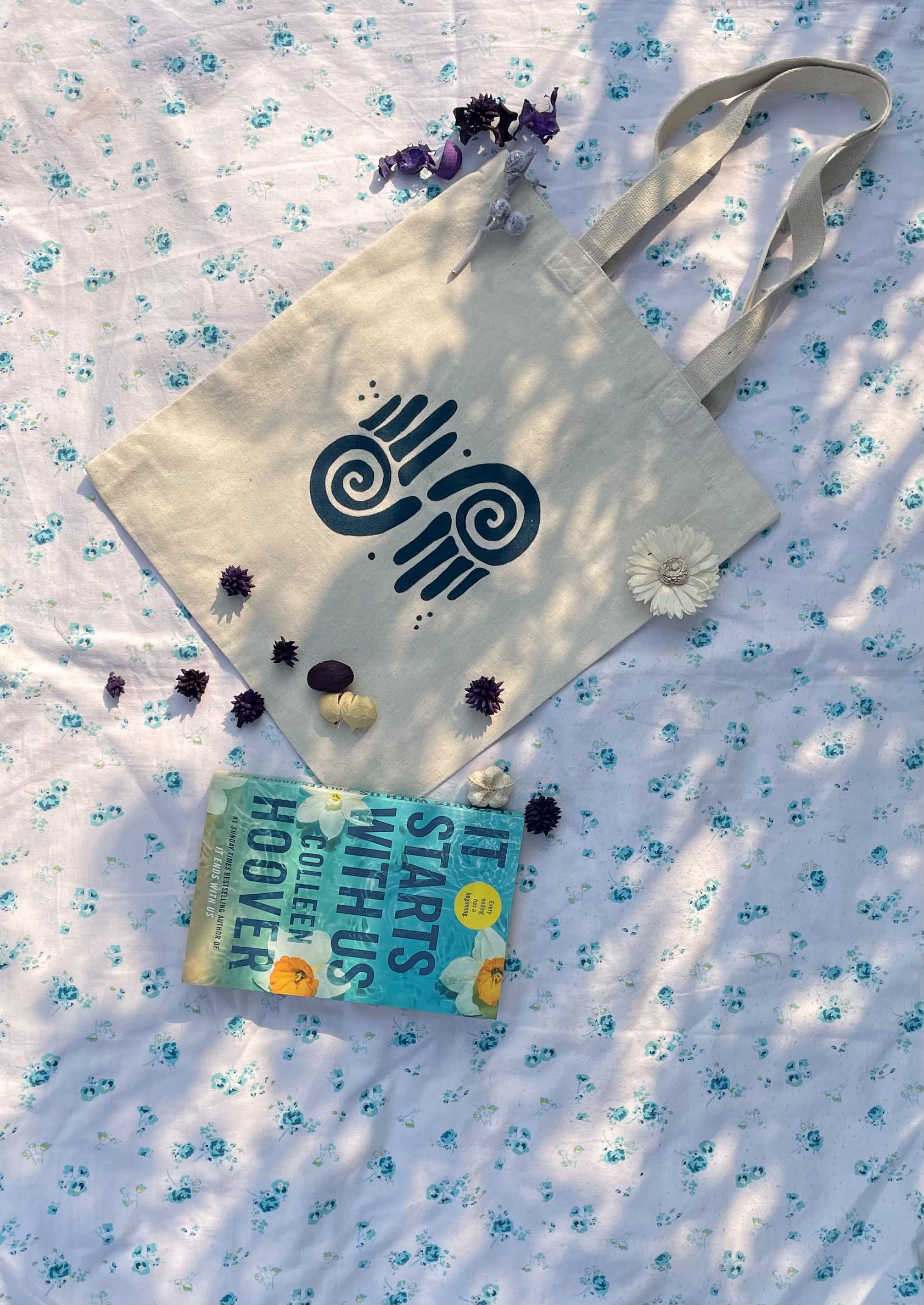 Infinite Palm Tote